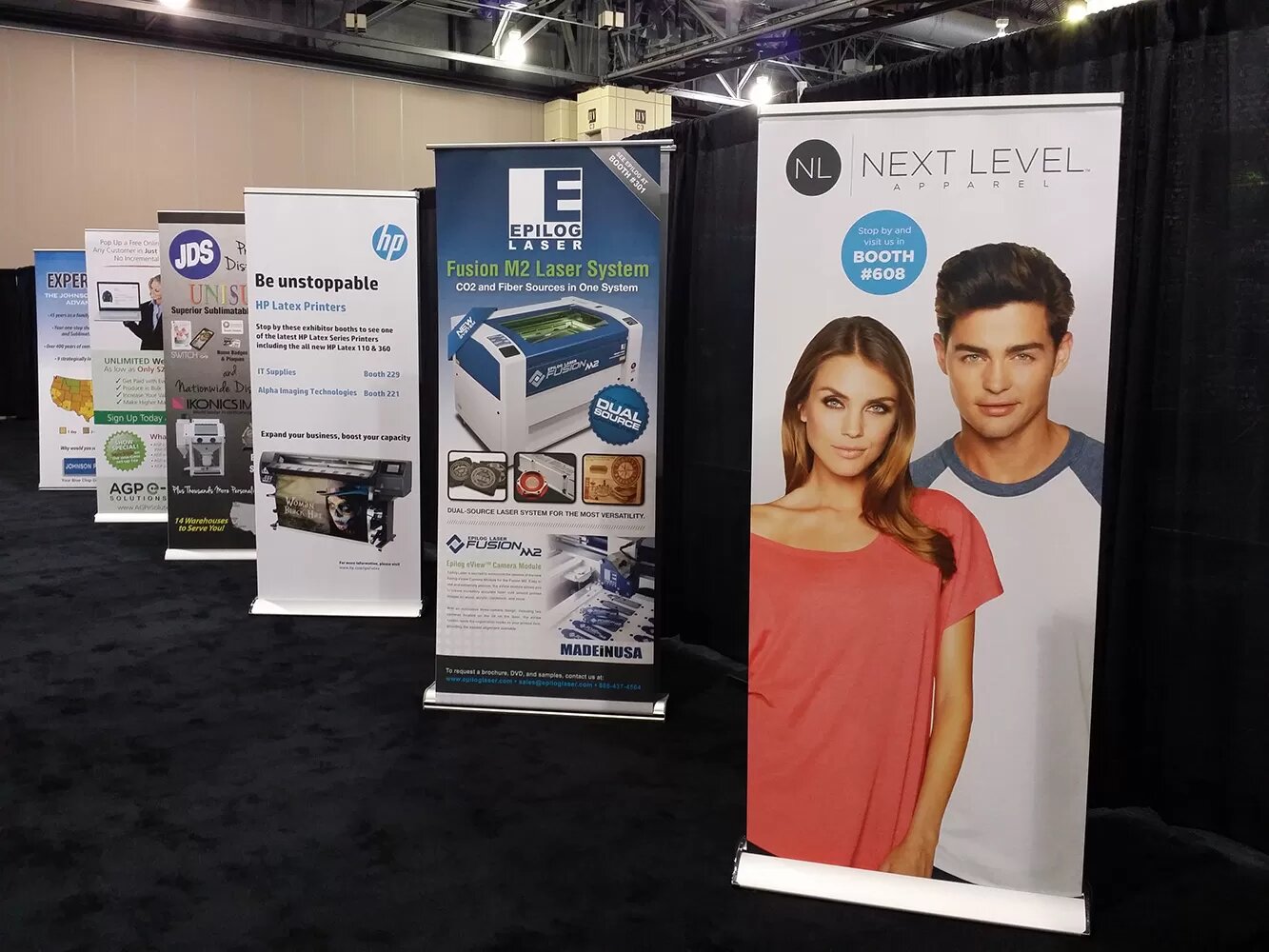 retractable banner stands